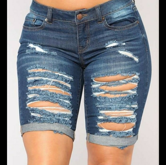 Fashion Nova ripped bermudas - Picture 2 of 5